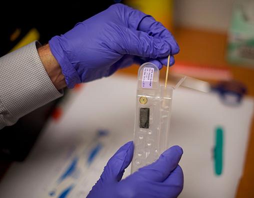 汕头市哪里有做DNA血液测试中心？找搜基因！